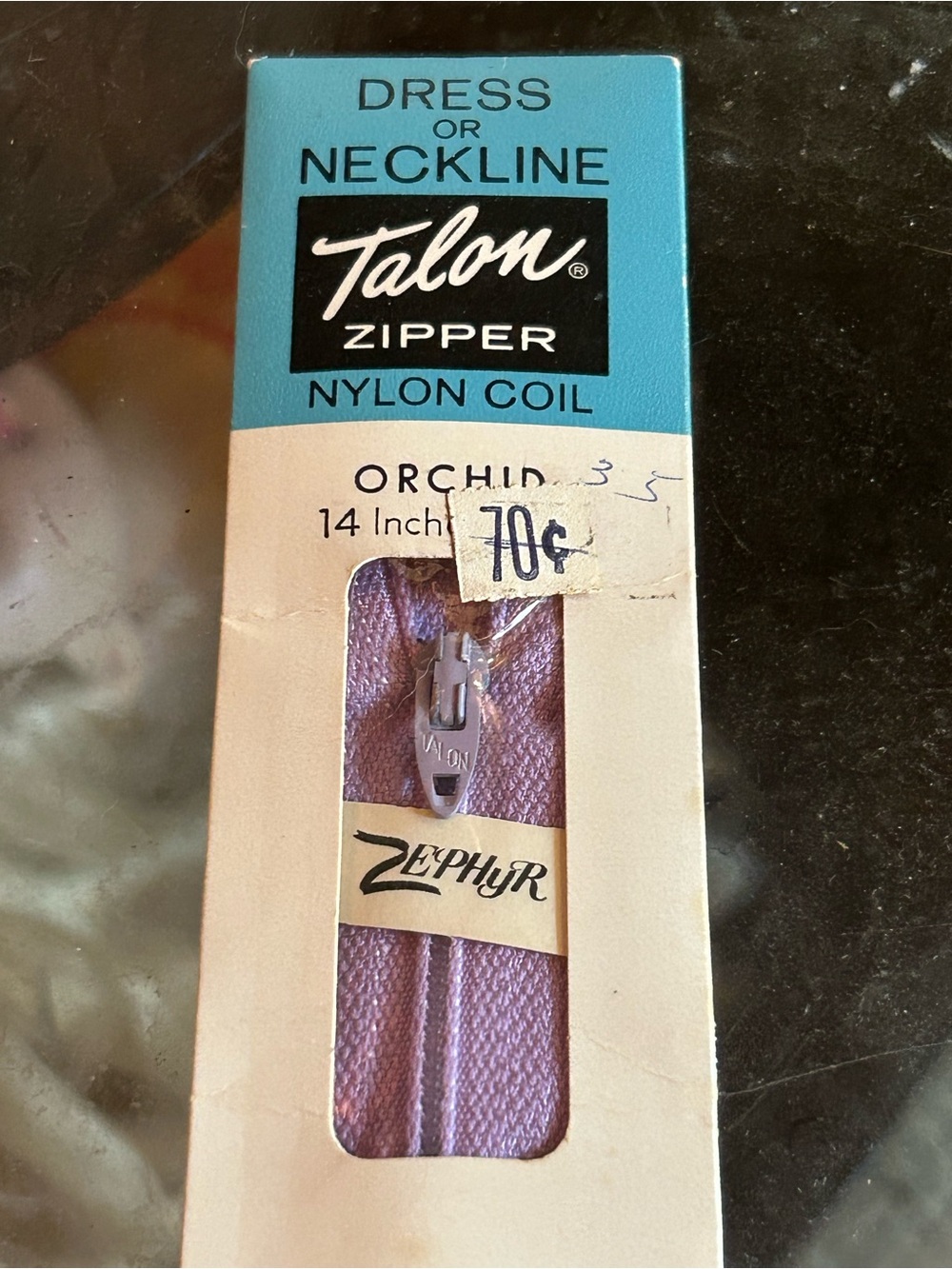 vintage Talon Zipper in the shade "Orchid"